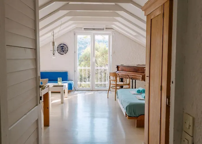 Holiday home Dzeba Povlja (Brac)